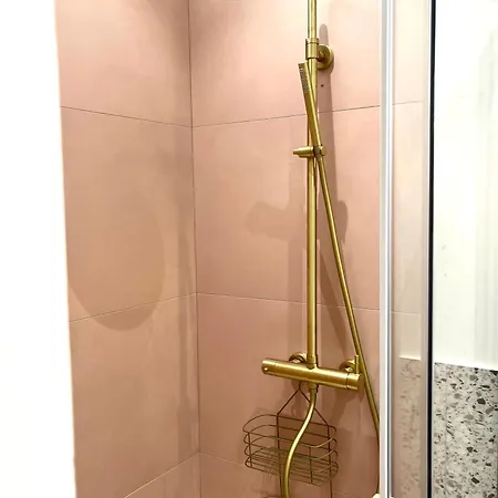 Apparemment Bord De Vue Apartament